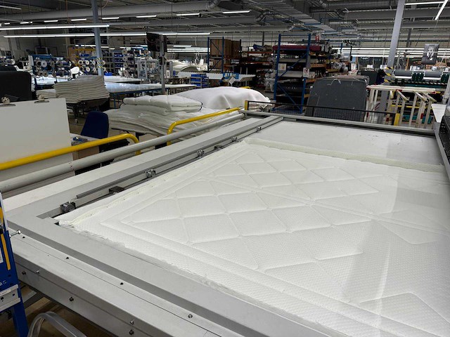 2002 mammut cnc 601 p2s professionele naaimachine multi needle - afbeelding 20 van  25