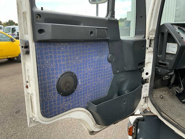 2002 man le 220 c 12.225 llc 4x2 schuifzeilwagen – dhollandia laadklep - afbeelding 19 van  35