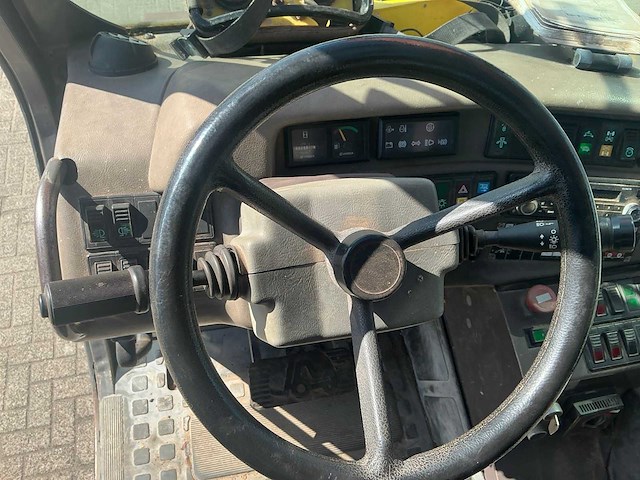 2002 manitou mrt 2145 roterende verreiker 21 meter met remote - afbeelding 14 van  18