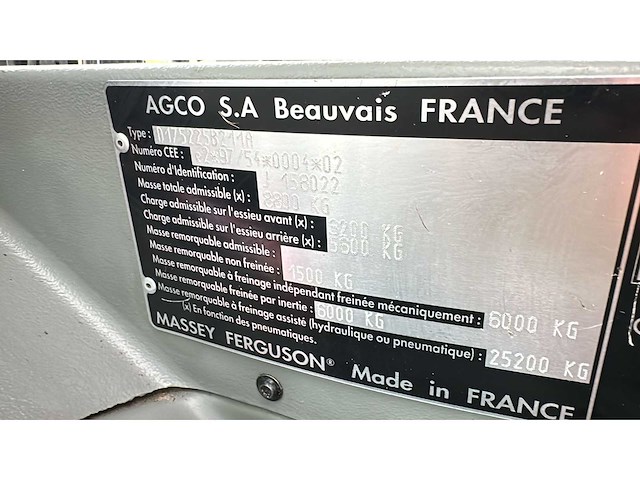 2002 massey ferguson 6255 vierwielaangedreven landbouwtractor - afbeelding 2 van  10