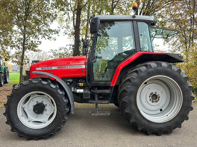 2002 massey ferguson 6255 vierwielaangedreven landbouwtractor - afbeelding 3 van  10
