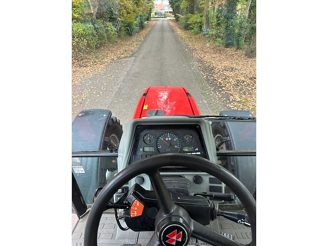 2002 massey ferguson 6255 vierwielaangedreven landbouwtractor - afbeelding 7 van  10