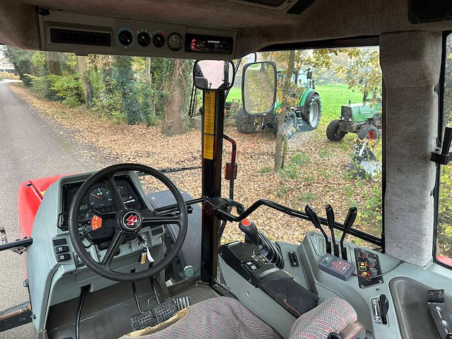 2002 massey ferguson 6255 vierwielaangedreven landbouwtractor - afbeelding 8 van  10