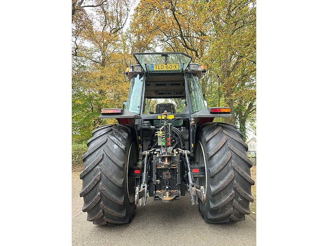 2002 massey ferguson 6255 vierwielaangedreven landbouwtractor - afbeelding 10 van  10