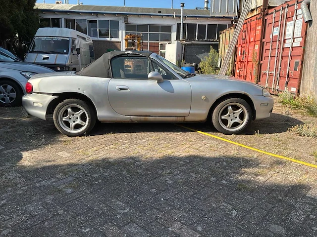 2002 mazda mx-5 1.6i exclusive personenauto - afbeelding 25 van  30