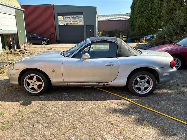 2002 mazda mx-5 1.6i exclusive personenauto - afbeelding 29 van  30