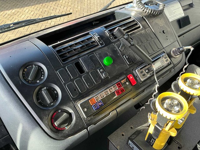 2002 mercedes-benz atego tankautospuit - afbeelding 1 van  20