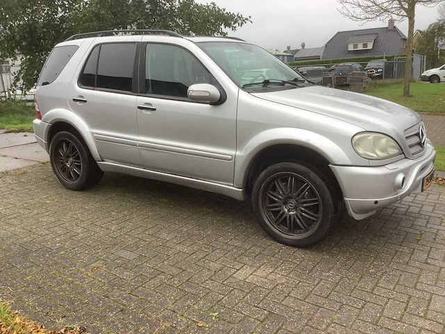 2002 mercedes-benz m-klasse amg 55 personenauto - afbeelding 12 van  17