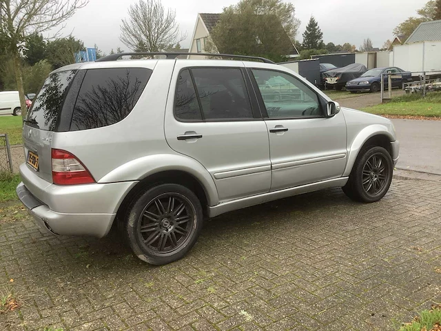 2002 mercedes-benz m-klasse amg 55 personenauto - afbeelding 13 van  17
