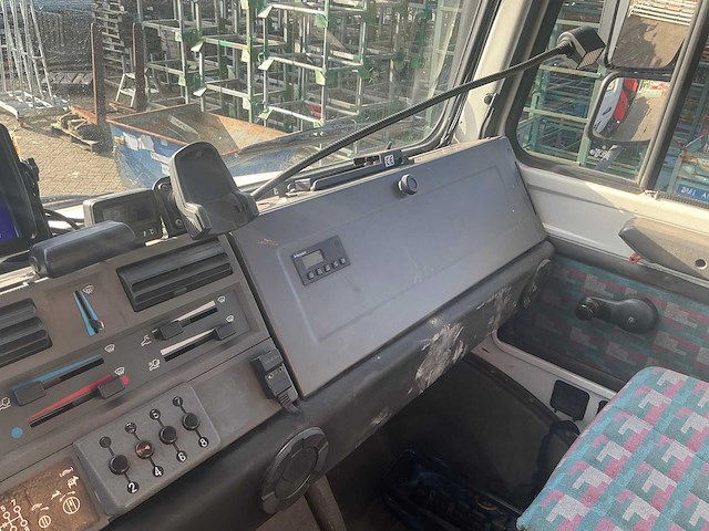 2002 mercedes-benz unimog u2150l met palfinger pk 9501 kraan en hoogwerkerbak - afbeelding 56 van  69