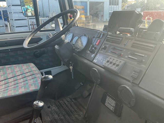 2002 mercedes-benz unimog u2150l met palfinger pk 9501 kraan en hoogwerkerbak - afbeelding 62 van  69