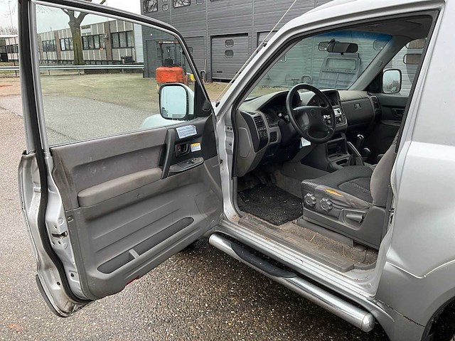 2002 mitsubishi pajero 3.2 glx bedrijfswagen 07-bf-lv - afbeelding 7 van  34