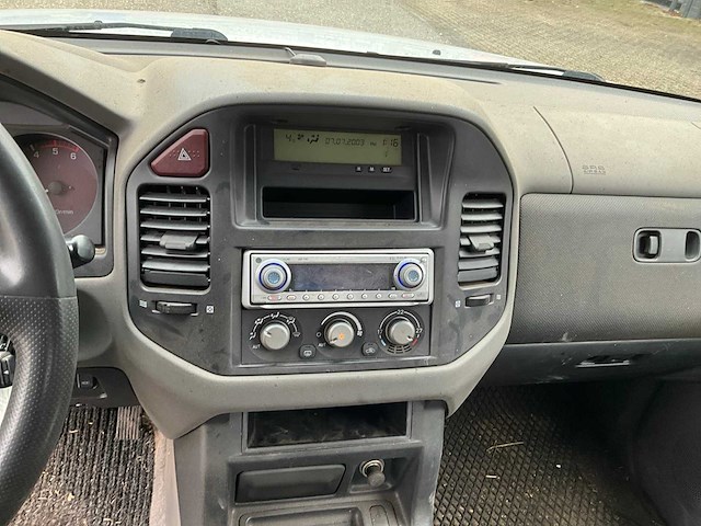 2002 mitsubishi pajero 3.2 glx bedrijfswagen 07-bf-lv - afbeelding 13 van  34
