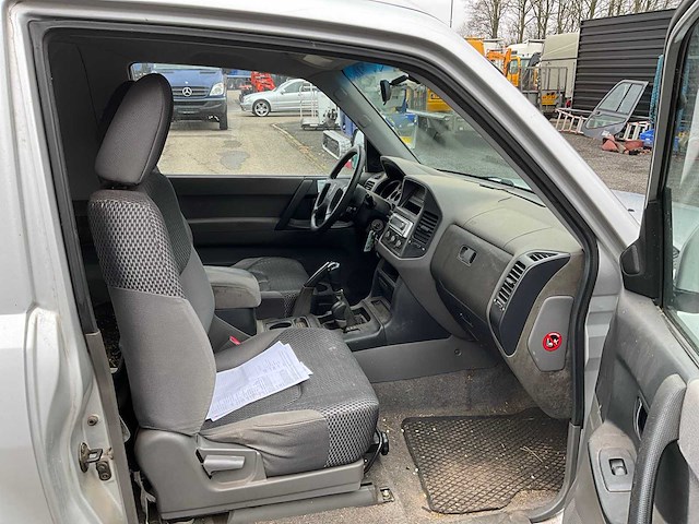 2002 mitsubishi pajero 3.2 glx bedrijfswagen 07-bf-lv - afbeelding 16 van  34