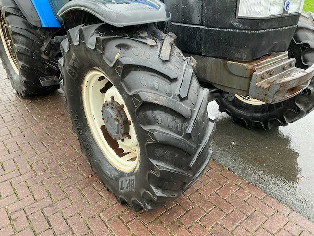2002 new holland tm 115 vierwielaangedreven landbouwtractor - afbeelding 18 van  32