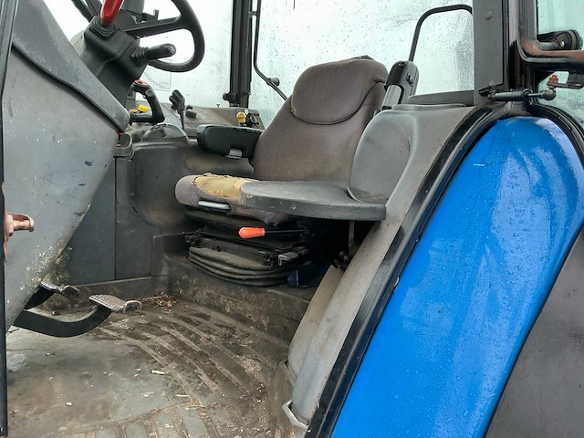 2002 new holland tm 115 vierwielaangedreven landbouwtractor - afbeelding 22 van  32