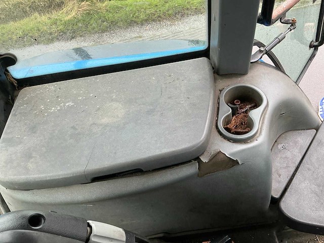 2002 new holland tm 115 vierwielaangedreven landbouwtractor - afbeelding 30 van  32