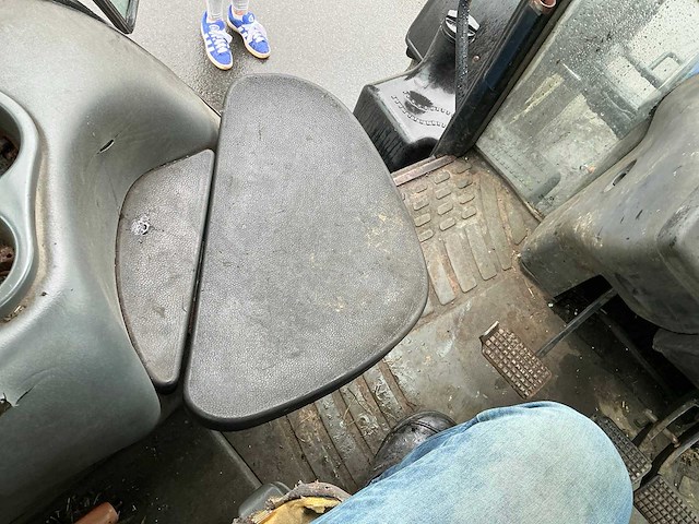 2002 new holland tm 115 vierwielaangedreven landbouwtractor - afbeelding 31 van  32