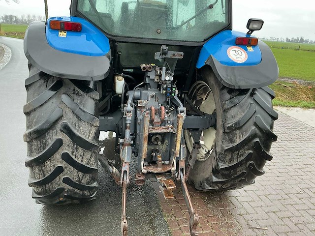 2002 new holland tm 115 vierwielaangedreven landbouwtractor - afbeelding 9 van  32
