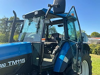 2002 new holland tm115 vierwielaangedreven landbouwtractor - afbeelding 4 van  14