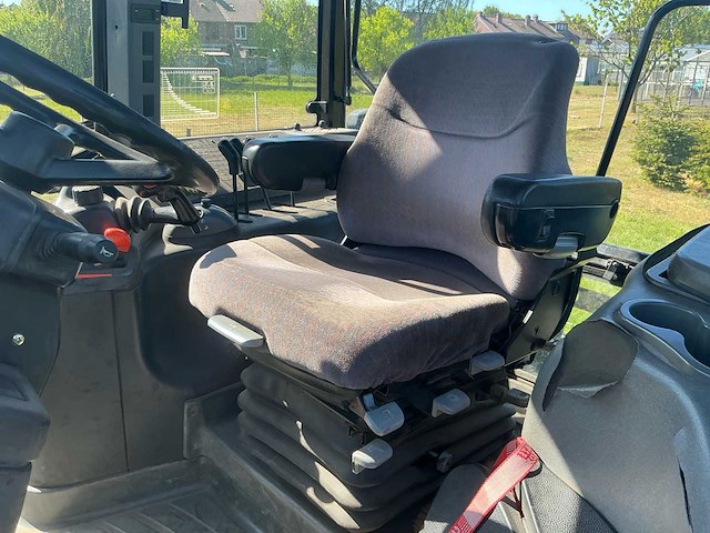 2002 new holland tm115 vierwielaangedreven landbouwtractor - afbeelding 7 van  25