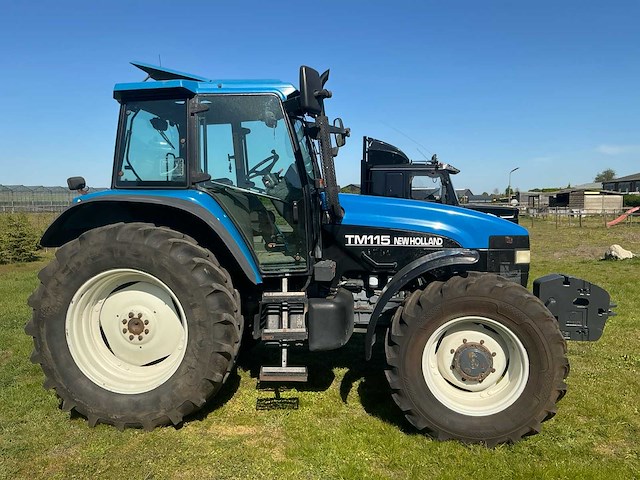 2002 new holland tm115 vierwielaangedreven landbouwtractor - afbeelding 10 van  14
