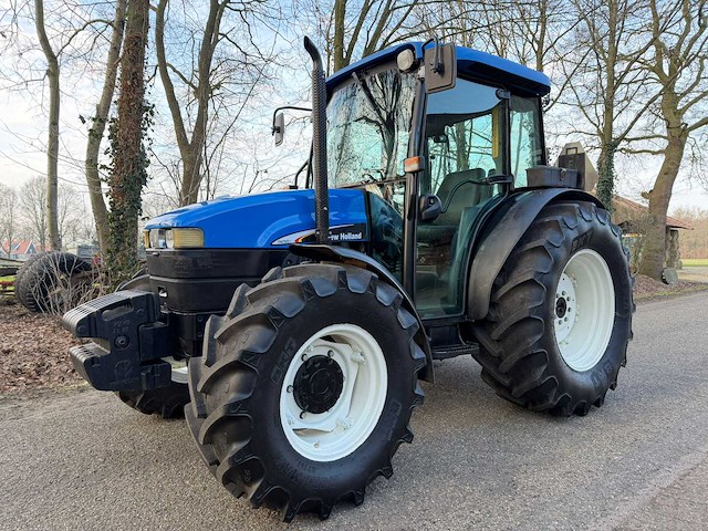 2002 new holland tn70da vierwielaangedreven landbouwtractor - afbeelding 1 van  9