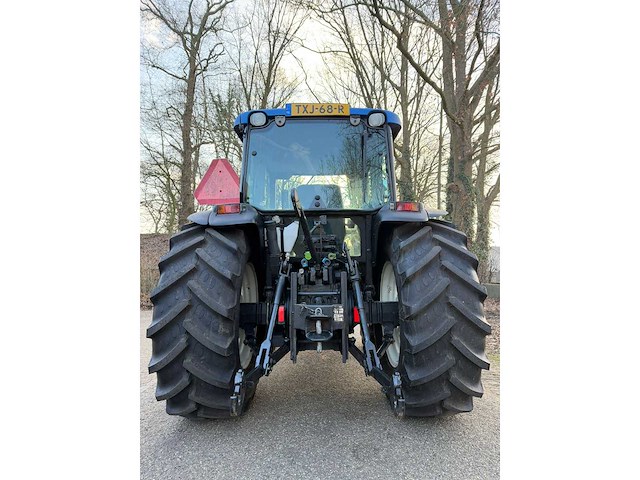 2002 new holland tn70da vierwielaangedreven landbouwtractor - afbeelding 2 van  9