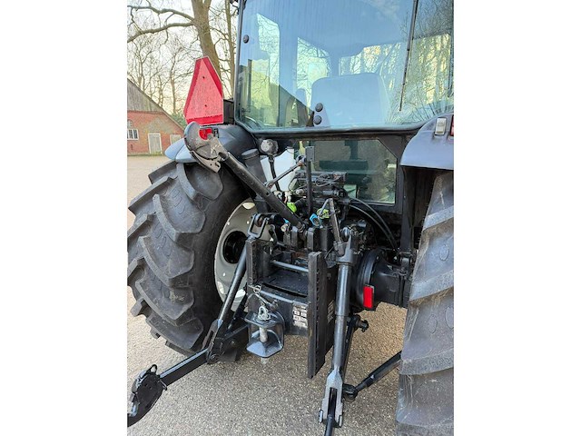 2002 new holland tn70da vierwielaangedreven landbouwtractor - afbeelding 6 van  9