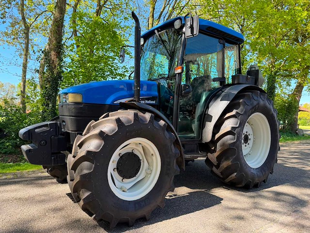 2002 new holland tn70da vierwielaangedreven landbouwtractor - afbeelding 1 van  12