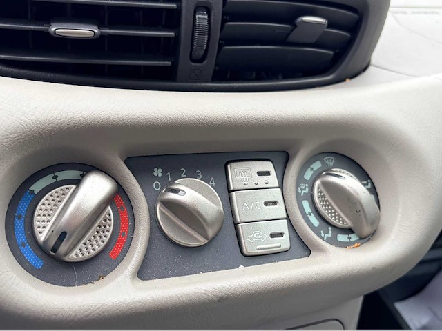 2002 nissan almera tino 1.8 ambience personenauto - afbeelding 2 van  7