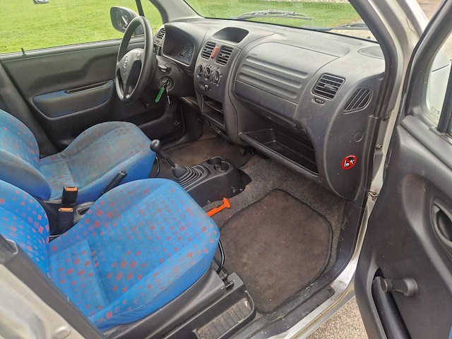 2002 opel agila 1.2-16v comfort personenauto - afbeelding 16 van  17