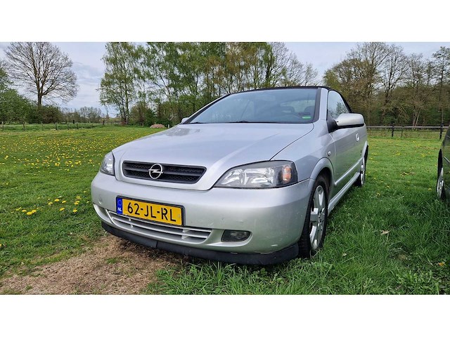 2002 opel astra cabriolet 1.6-16v personenauto - afbeelding 1 van  11