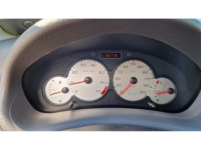 2002 peugeot 206 1.1 xr challenge personenauto - afbeelding 8 van  9