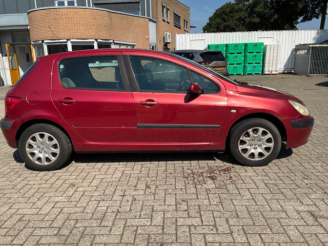 2002 peugeot 307 1.6-16v xt personenauto - afbeelding 32 van  33
