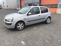 2002 renault clio 1.6-16v dynamique personenauto - afbeelding 1 van  15