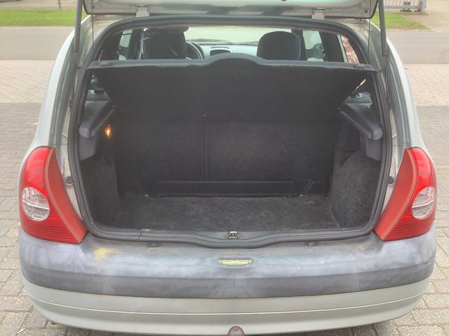 2002 renault clio 1.6-16v dynamique personenauto - afbeelding 14 van  15