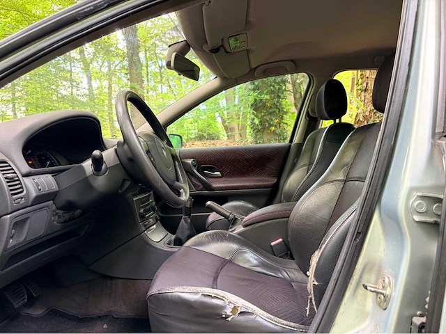 2002 renault laguna grand tour lpg 1.8-16v expression personenauto - afbeelding 12 van  14