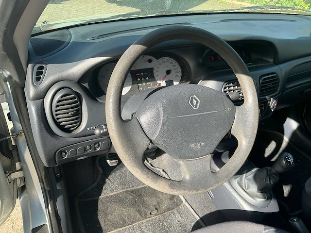 2002 renault mégane cabrio 1.6-16v sport way personenauto - afbeelding 6 van  24