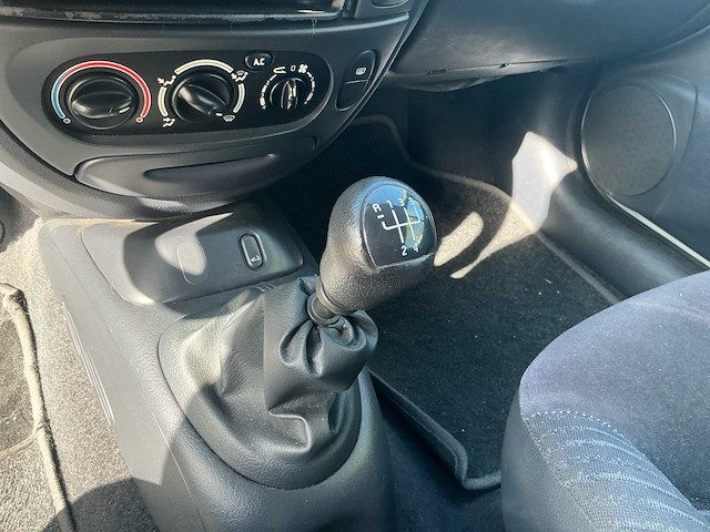 2002 renault mégane cabrio 1.6-16v sport way personenauto - afbeelding 9 van  24