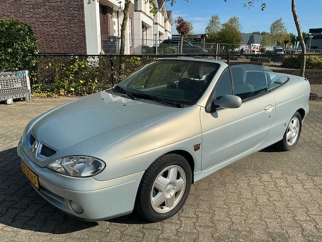 2002 renault mégane cabrio 1.6-16v sport way personenauto - afbeelding 1 van  24