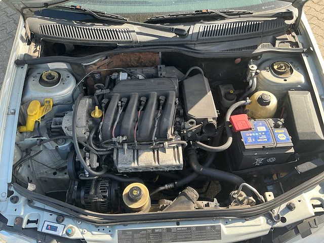 2002 renault mégane cabrio 1.6-16v sport way personenauto - afbeelding 16 van  24