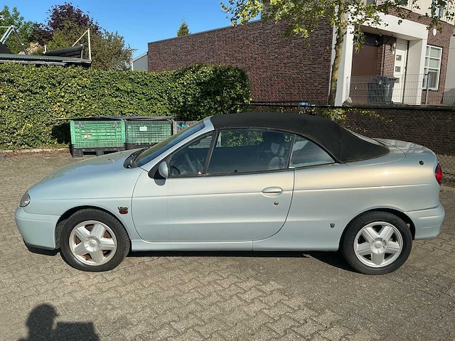 2002 renault mégane cabrio 1.6-16v sport way personenauto - afbeelding 21 van  24