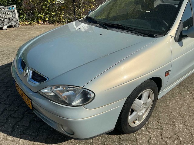 2002 renault mégane cabrio 1.6-16v sport way personenauto - afbeelding 22 van  24