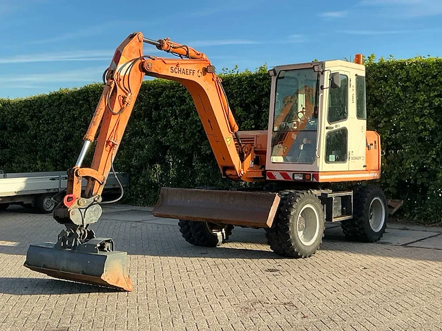 2002 schaeff hml22 banden graafmachine - afbeelding 1 van  28
