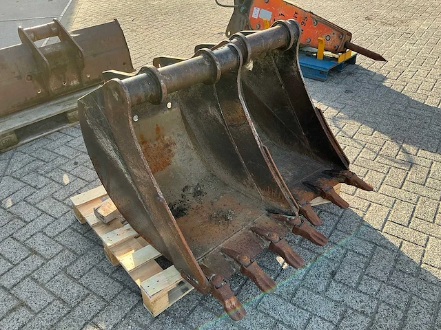2002 schaeff hml22 banden graafmachine - afbeelding 16 van  28