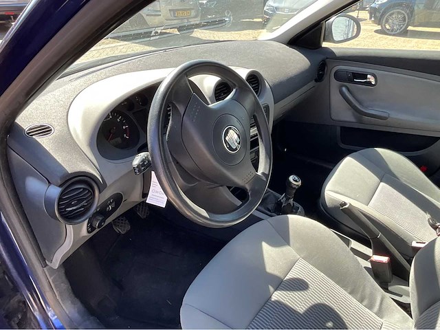 2002 seat ibiza 1.4-16v signo personenauto - afbeelding 3 van  31