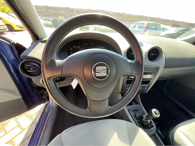 2002 seat ibiza 1.4-16v signo personenauto - afbeelding 5 van  31