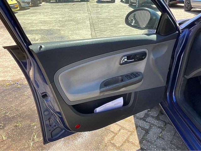 2002 seat ibiza 1.4-16v signo personenauto - afbeelding 8 van  31