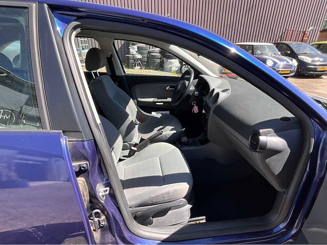 2002 seat ibiza 1.4-16v signo personenauto - afbeelding 9 van  31